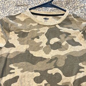 Longsleeved Old Navy T-shirt